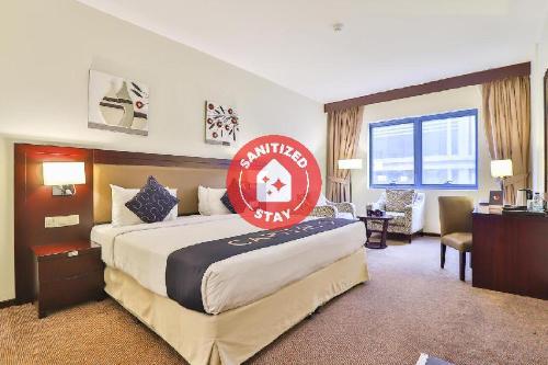 Landmark Summit Hotel